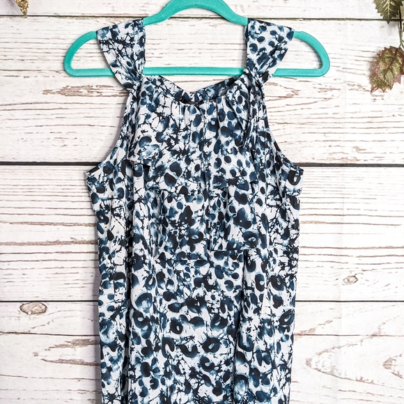 Spense Sz L Abstract Floral Print Ruffle Front Sleeveless Top EUC Blue White - Picture 6 of 6